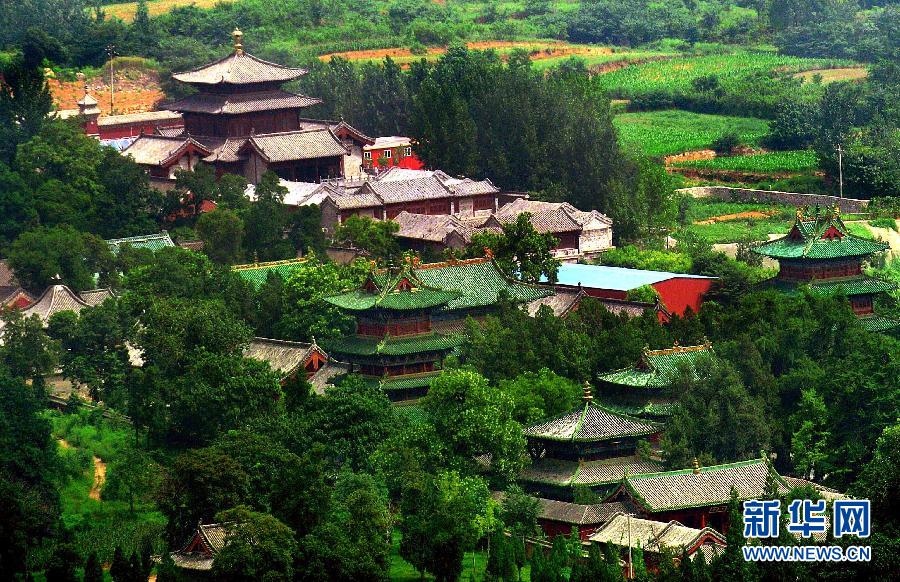 　從少林寺對面的山峰上俯瞰少林寺常住院的全貌(2012年8月4日攝)。