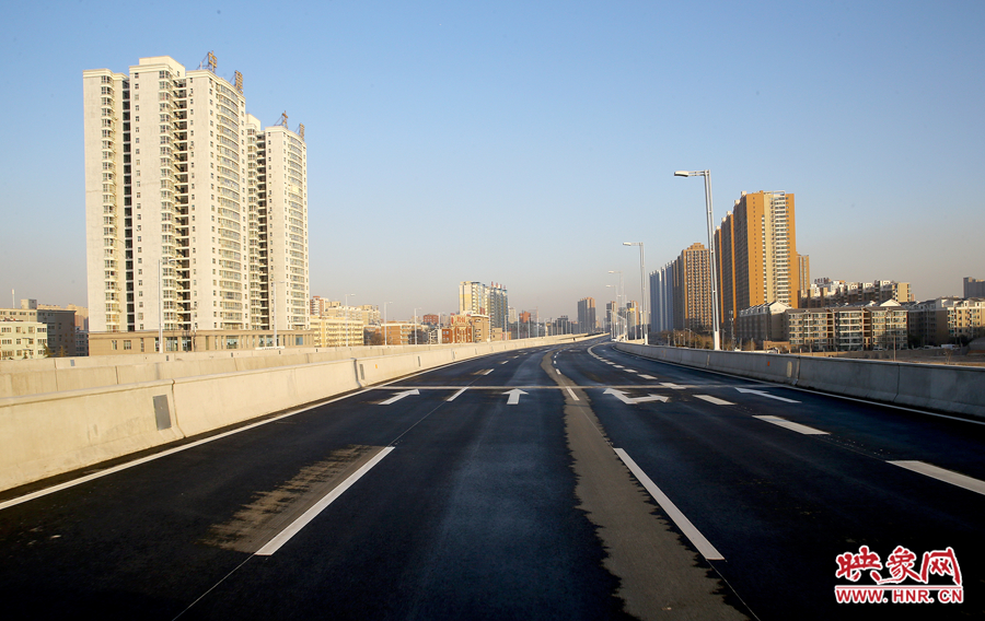 南陽路東段的北三環快速路寬敞大氣