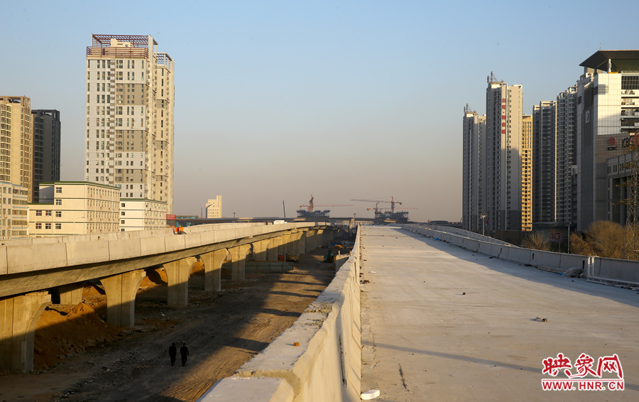 北三環快速路與花園路交叉口向東還在施工中