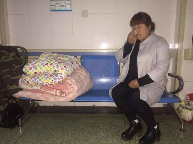 登封86歲老人在ICU住5天 仨女兒全都避而不見