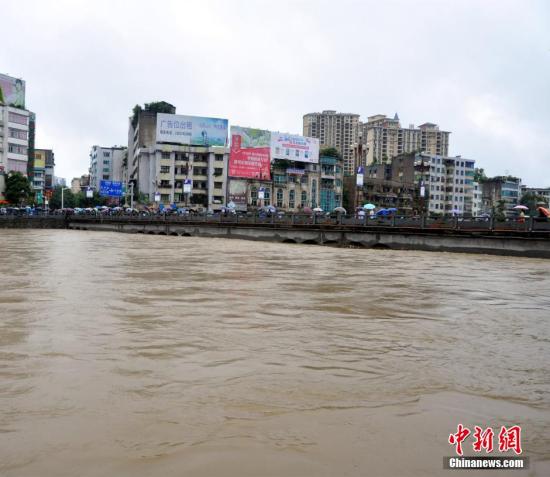 7月15日，貴州湄潭縣普降大到暴雨，遭受二十年一遇的洪澇災(zāi)害。