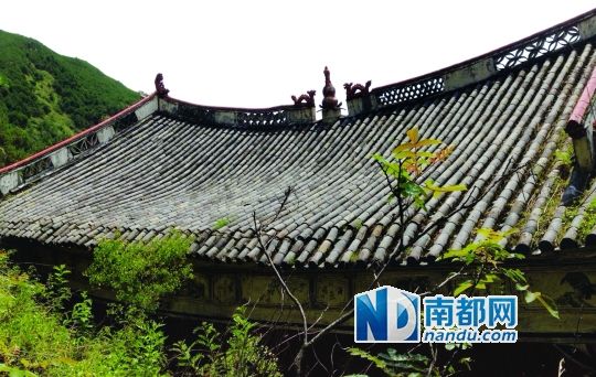 　照光寺在致歉微博中稱，該寺位于蒼山之上，年久失修，且沒有防火通道。