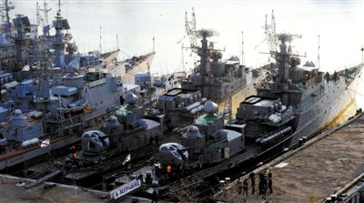 4月1日，停靠在克里米亞塞瓦斯托波爾的軍艦，其中也有烏克蘭海軍軍艦。