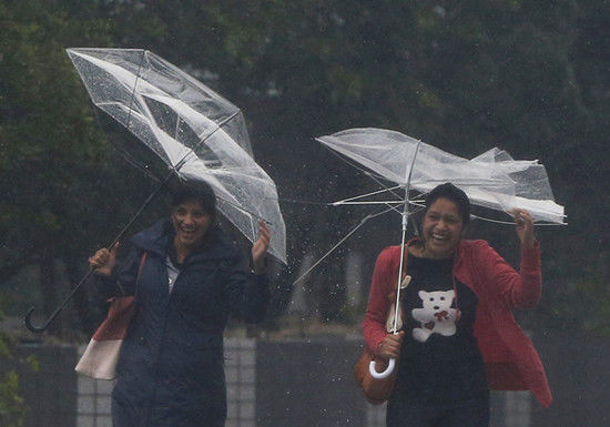 19號臺風在日本登陸，帶來強降雨。