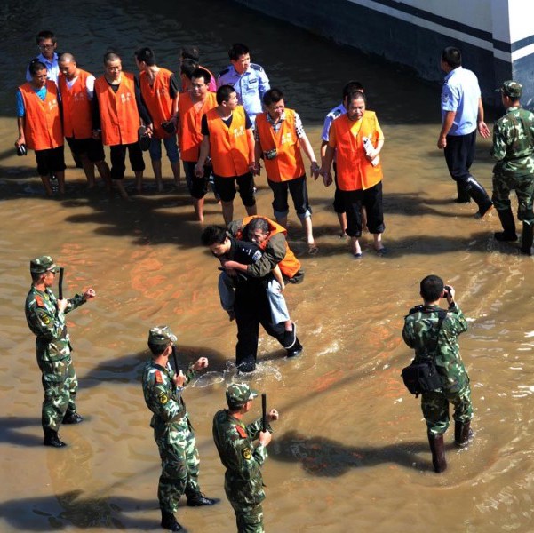 洪水圍困余姚看守所 在押人員轉移