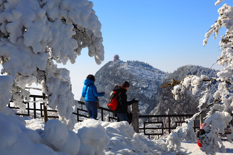 情人節峨眉山“私人訂制”現實版“冰雪奇緣”