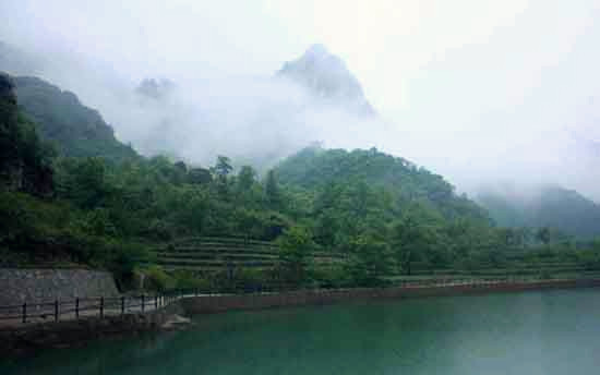 雨后蟒河，美到窒息，這個feel倍爽!