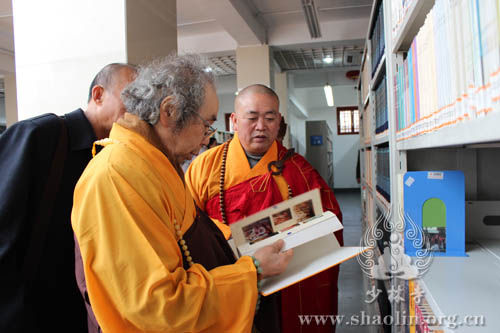 探秘少林寺藏經閣 網傳武功秘籍太坑爹