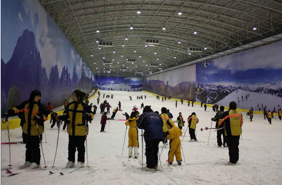 體驗冬季旅游滑雪 玩轉酷炫冰雪世界