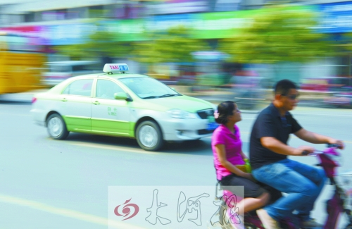 街頭的出租車數量,直接影響著市民出行。