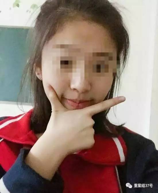 17歲高中男生教室里掐死女同學，被訴故意殺人和強奸