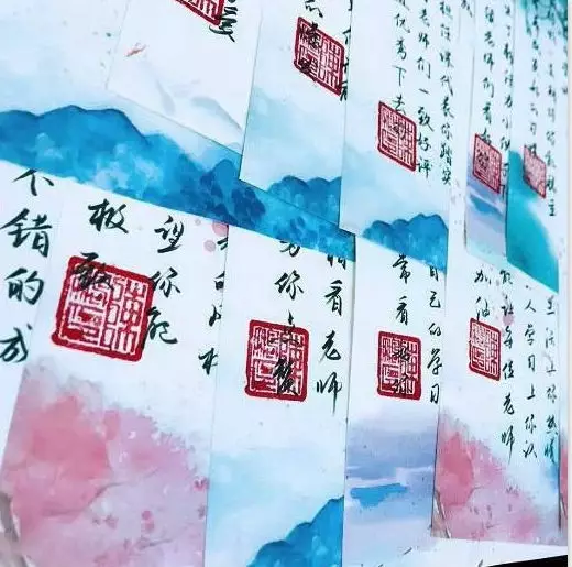 中學(xué)男老師寫(xiě)了47封“情書(shū)”給學(xué)生 女同學(xué)感動(dòng)哭