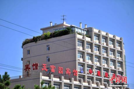 北京一大廈樓頂建“空中花園”