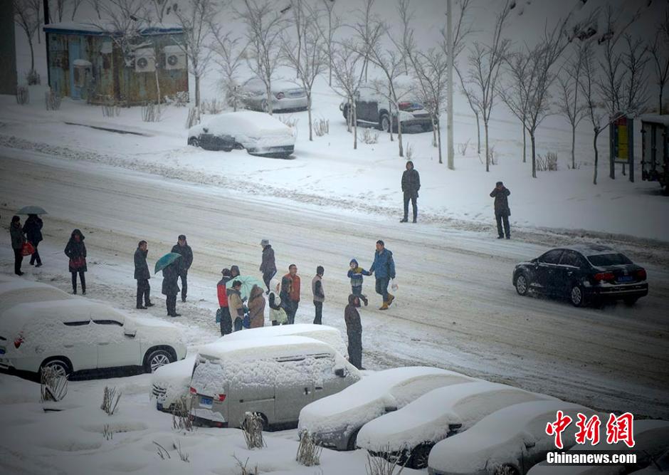 烏魯木齊大雪紛飛30小時 重回