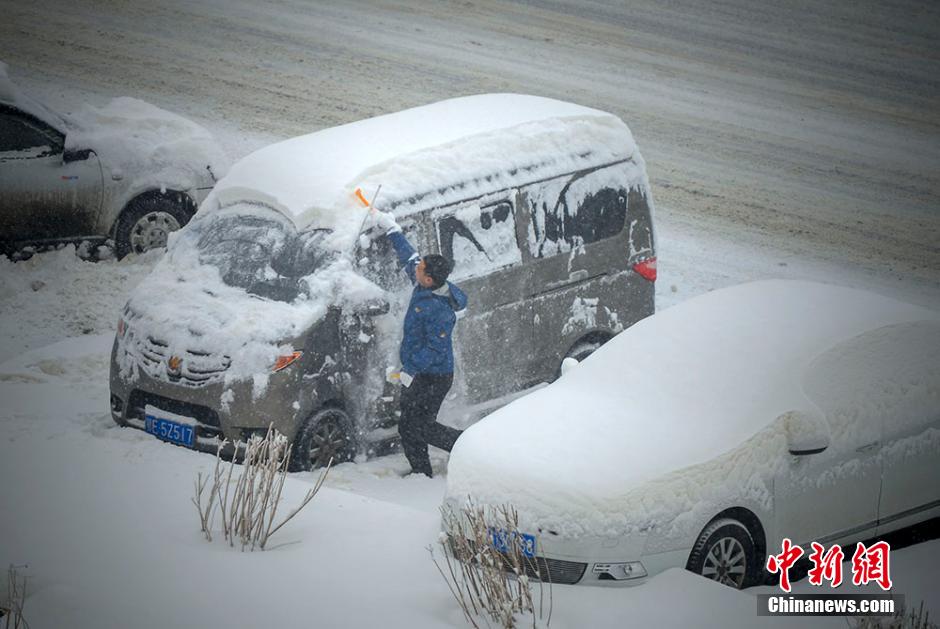 烏魯木齊大雪紛飛30小時 重回