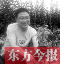 鄢陵人裴飛對經營花卉有著自己的一本生意經 受訪者供圖