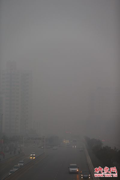 霧霾天氣給交通通行帶來(lái)很多麻煩