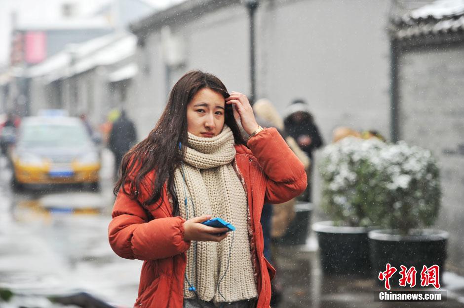 中央戲劇學院開考 帥哥靚女冒雪趕考