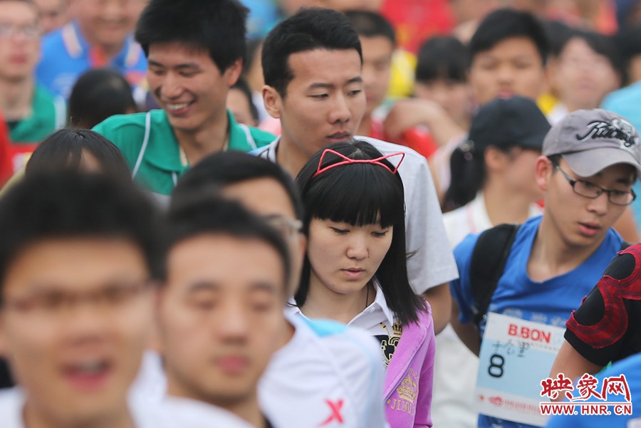 戴著“貓耳”發卡的美女選手