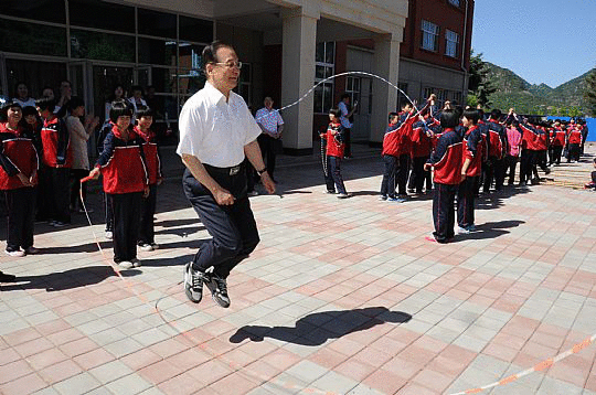 溫家寶在河北省興隆縣六道河中學作地理講座