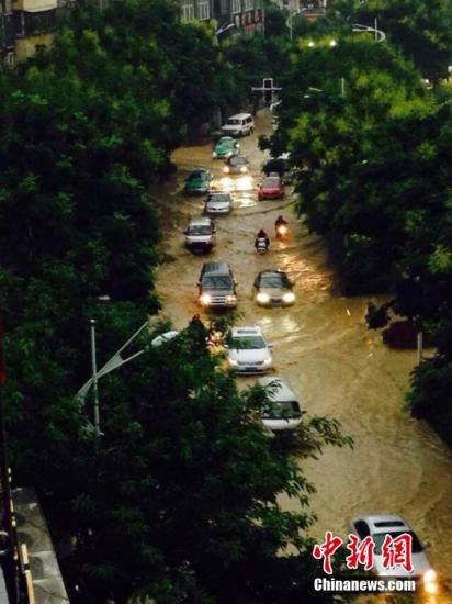 9月1日，受持續強降水影響，重慶巫溪縣遭受嚴重暴雨洪災。