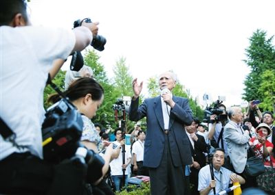 23日，91歲的日本前首相村山富市在東京街頭演講，反對日本政府強行推進安保法案。