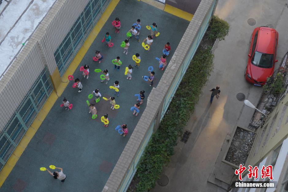 太原一幼兒園現迷你“空中操場”