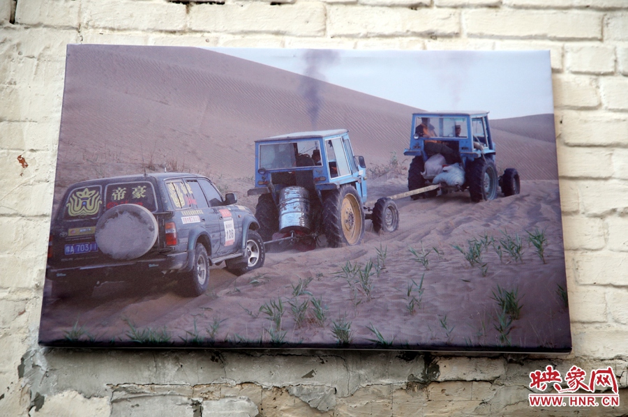 賽車的世界、更是男人的世界。圖為部分參展攝影作品。