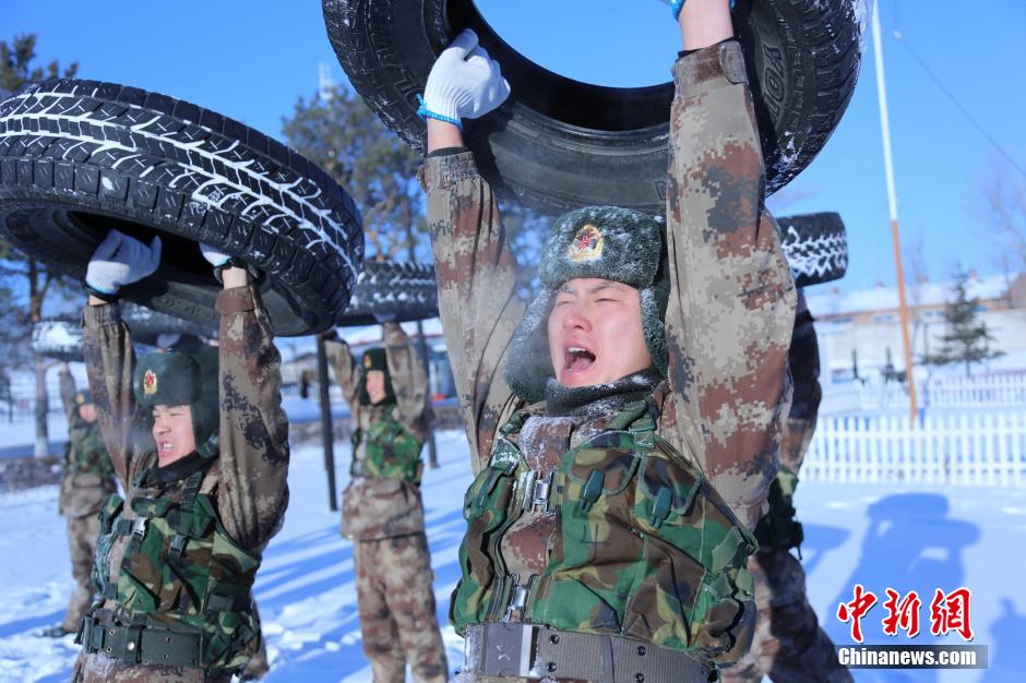 北疆官兵零下32度雪地冬訓