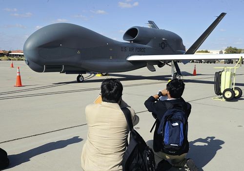 日本計劃在釣魚島海域部署美軍“全球鷹”無人偵察機(jī)