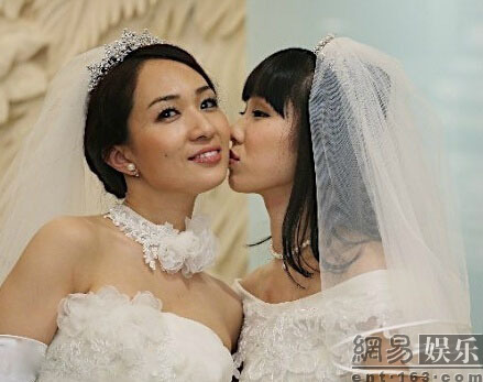 日本兩同性戀女星辦結婚典禮 婚紗照曝光